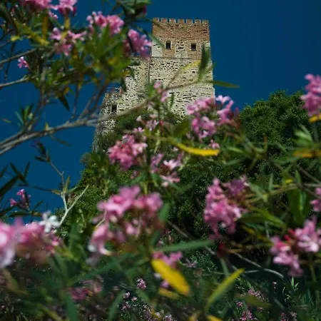 فندق Castello Malicas