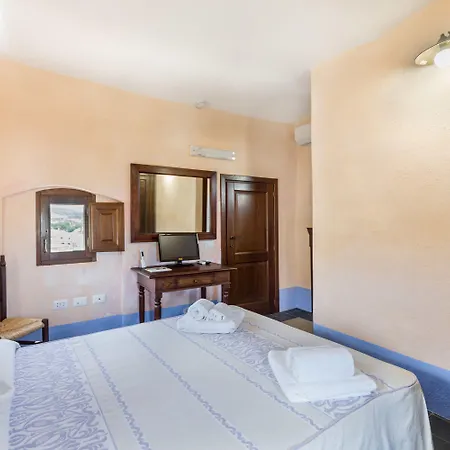 فندق Castello Malicas 2*