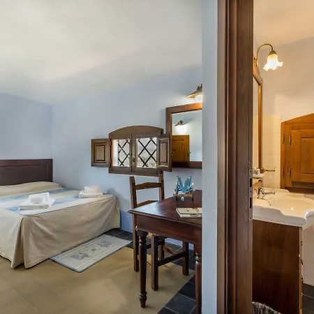 Castello Malicas فندق