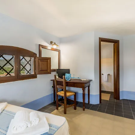 Castello Malicas فندق