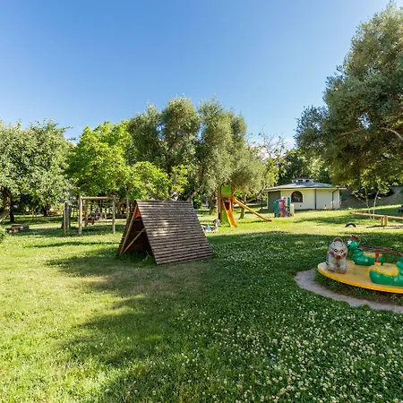 Castello Malicas فندق