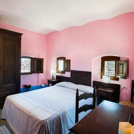 Castello Malicas Hotel 2*