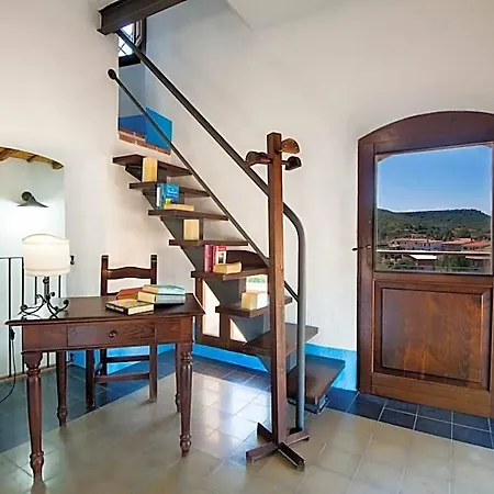 Castello Malicas מלון