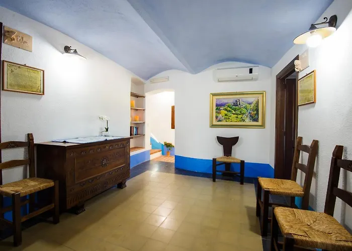 Castello Malicas Отель Гальтелли