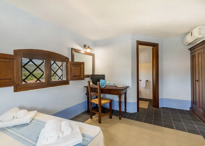 Castello Malicas Отель