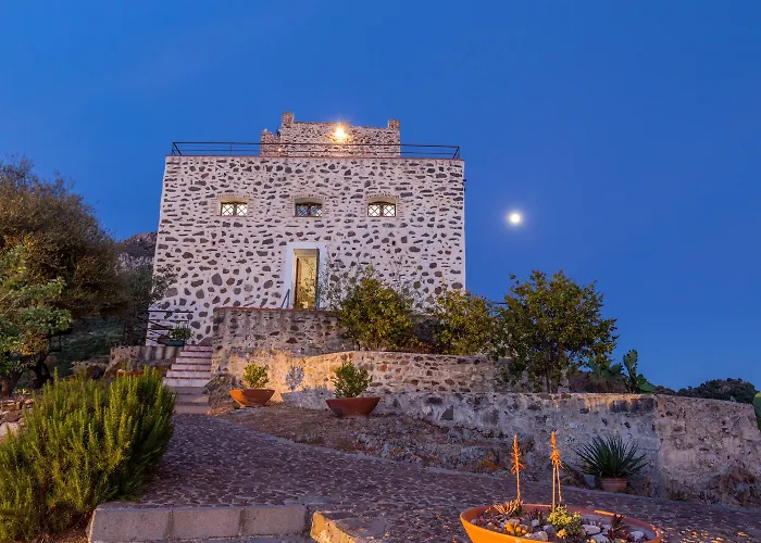 Castello Malicas Отель Гальтелли