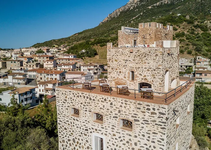 Отель Castello Malicas 2*